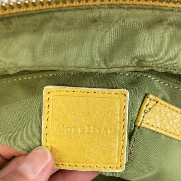 COLE HANN (MEDIUM) YELLOW PEBBLED LEATHER SHOULDER BAG ASIS - Picture 11 of 15